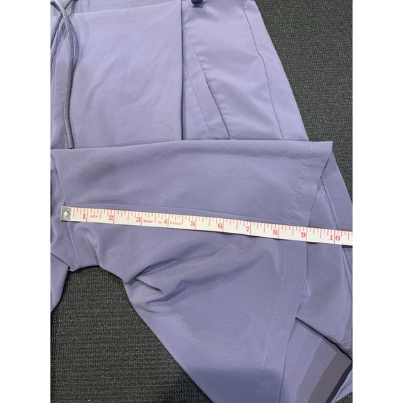 Athleta Womens Venture Bermuda Shorts Size 8 Lavender Purple Active Outdoor - Picture 3 of 5